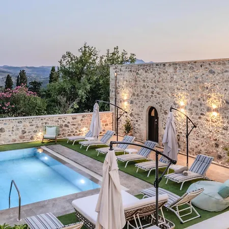 Villa Sun-kissed Hilltop Villa, Priv Pool, Scenic Views Kástellos