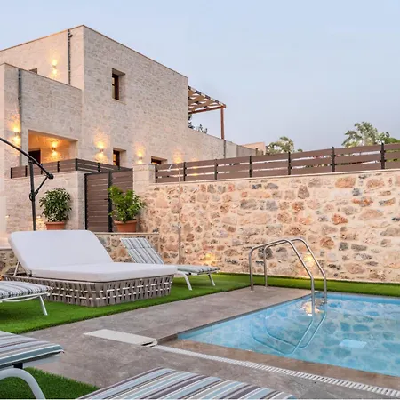Sun-kissed Hilltop Villa, Priv Pool, Scenic Views